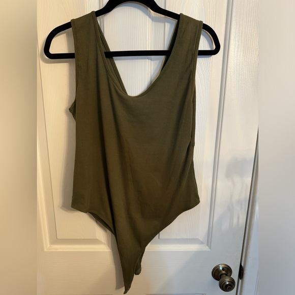 Wild Fable Twist Front Bodysuit - Picture 3 of 3